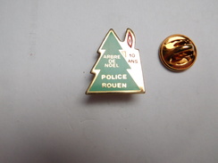 Beau Pin's  , Police Rouen , Arbre De Noël - Police