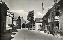 -dpts Div.-ref PP175- Haute Savoie - Boëge - Place De L Eglise - Hotel De Savoie - Tabac - Monument Aux Morts - - Boëge