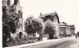 36 -  LE BLANC MESNIL Avenue De La République - L'Église - Le Blanc-Mesnil