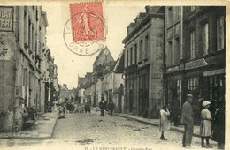 CPA (61  )  LE MERLERAULT Grande Rue   (parfait Etat) (B BUR) - Le Merlerault