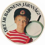 Schweden Vignette Eisenbahn Det är Barnes Järnväg Junge Als Fahrdienstleiter - Chemin De Fer
