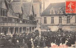 21-BEAUNE- ASPECT DE LA COUR L'HÔTEL DIEU PENDANT LA VENTE DES VINS - Beaune