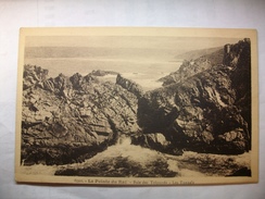 Delcampe - Carte Postale La Pointe Du Raz (29)Baie Des Trépassés- Les Tunnels   (Petit Format Non Circulée ) - La Pointe Du Raz