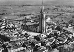 17-MARENNES- VUE DU CIEL, L'EGLISE - Marennes