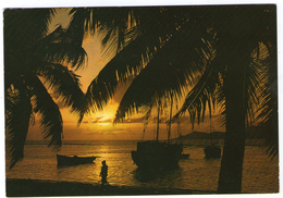 CPM    LES SEYCHELLES  1978    SUNSET     LA DIGUE    COUCHER DE SOLEIL - Seychelles