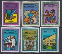 Rwanda N° 654 / 59 XX 10ème Ann. De L'Université Nationale , Les 6 Valeurs Sans Charnière, TB - Oblitérés