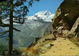 Der Kapellenweg Bei Saas Fee Feegletscher, Alphubel 4206 M - Saas Im Prättigau