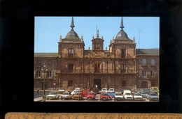 PONFERRADA Léon : Plaza Y Ayuntamiento / Auto Land Rover Simca 1100 Lda Renault 4L Ford Escort Scooter Vespa - Andere & Zonder Classificatie