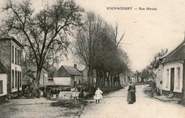(24)  CPA   Vignacourt  Rue Hornas  (bon Etat) - Vignacourt