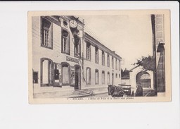 32 Nogaro L' Hotel De Ville Et La Halle Aux Grains Attelage - Nogaro