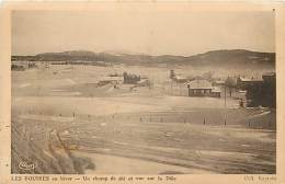 LES ROUSSES EN HIVER UN CHAMP DE SKI ET VUE SUR LA DOLE - Other & Unclassified