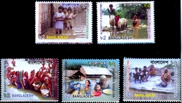 BANGLADESH-IN CHARITY OF FLOOD VICTIMS-SET OF 5-MNH-H1-143 - Bangladesh