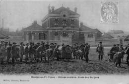 77- MONTEREAU FAULT YONNE  - GROUPE SCOALAIRE, ECOLE DES GARCONS - Montereau