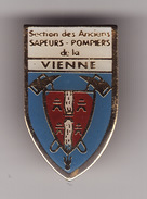 PIN'S Section Des Anciens Sapeurs Pompiers De La VIENNE ( 86 ) - Pompiers