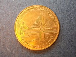 Médaille Allemagne Hamburg  Einweihung Kohlbranderucke Septembre 1974 - Autres & Non Classés
