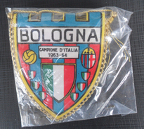 Bologna FC 1909  ITALY FOOTBALL CLUB CALCIO, OLD PENNANT (not Banned) - Habillement, Souvenirs & Autres