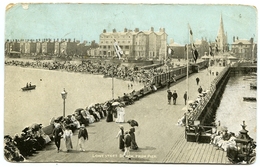 LOWESTOFT BEACH, FROM PIER / POSTMARKS - WRENTHAM & WANGFORD / ADDRESS - REYDON - Lowestoft