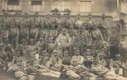 ** T3 1915 Budapest, Katonák Csoportképe / K. U. K. Soldiers, Group Photo (fa) - Unclassified