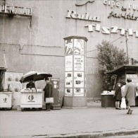 1969 Budapest, A FÅ‘városi Moziüzemi Vállalat HirdetÅ‘oszlopai, Plakáthelyei, Kirakatai,... - Andere & Zonder Classificatie