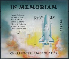 ** 1986 In Memoriam Challenger Vágott Blokk (4.500) - Autres & Non Classés