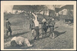 I. Világháború: Marha Vágás A Fronton. Magyar Huszárok. Fotólap /... - Autres & Non Classés