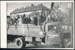 1956 Szolnok, MartfÅ± Forradalmárok Teherautón 18x12 Cm - Autres & Non Classés