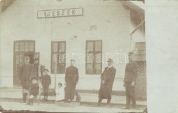 T2/T3 1907 Ljeszek, Liesek; Vasútállomás Vasutasokkal / Bahnhof / Stanica / Railway Station... - Non Classés