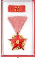1957. 'Vörös Csillag Érdemrend' Aranyozott PeremÅ± Zománcozott Bronz Kitüntetés... - Sin Clasificación