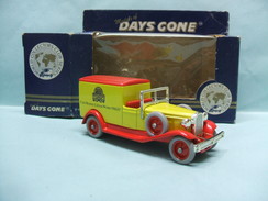 Lledo Days Gone - PACKARD TOWN Van 1933 COLLECTOR CLUB MENBER 1986 1987 BO - Utilitarios