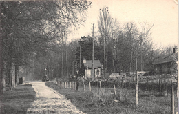 ¤¤  -  POISSY   -  Le Passage à Niveau   -  ¤¤ - Poissy