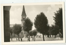 Cléguerec (56 -Morbihan) L'Eglise Et La Place - Cleguerec