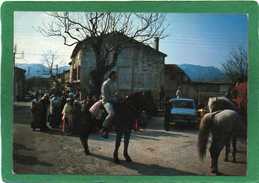 13 / EYGALIERES / FETES PROVENCALES Trés Animée Défilé Tenue De Fête ,CAVALIER ,Chevaux   CPM Année 1989 - Eyguieres