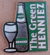THE GREEN HENNIEZ - EAU GAZEUSE SUISSE - HENNIEZ VERTE - BOUTEILLE - VERRE - SWISS WATER -     (16) - Getränke