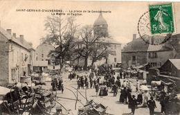 SAINT-GERVAIS-D'AUVERGNE LA PLACE DE LA GENDARMERIE LA MAIRIE ET L'EGLISE - Saint Gervais D'Auvergne