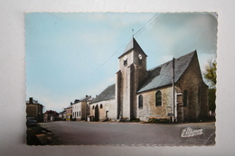 89 : Egriselles Le Bocage - Place De L'Eglise  Saint Martin - Egriselles Le Bocage