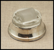 Mouille Timbres. Modèle En Cristal Sur Socle En Argent, Rouleau Verre Sablé, Diam.64, H.40mm. - TB - Postzegeldozen