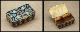 Boîte En émail, Dominante Turquoise, Cerclage Et 2 Comp. En Bronze Doré, 62x37x20mm. - TB - Stamp Boxes