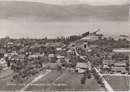 17 / 5 / 90  -    CHEVROUX  (  Vaud  )  LE  LAC  DE  NEUCHÂTEL  ET  LE  JURA  -  CPM ( Grd Mod )   -  Vue  Aérienne - Other & Unclassified