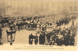69 - Rhône _ Catastrophe De Lyon Saint- Jean -funérailles 12&13 /novembres/1930  (les Corps à La Sortie Cathédrale ) - Lyon 7