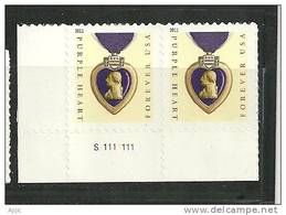 Decoration Militaire  Purple Heart.  Paire  Neuf ** 2011  Adhesif, Avec Bords - Nuovi