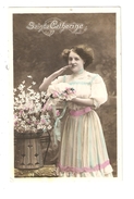 CPA  Fantaisie SAINTE CATHERINE Femme Avec Fleurs - Sainte-Catherine