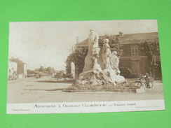 SAINTE HERMINE    1945   /  MONUMENT A GEORGES CLEMENCEAU    /  EDIT  CIRC NON - Sainte Hermine