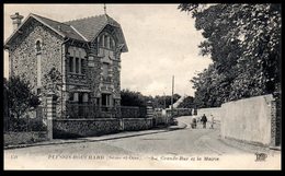 95 - Le PLESSIS BOUCHARD --  La Grande Rue Et La Mairie - Le Plessis Bouchard