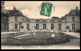 95 - NEUVILLE Sur OISE -- Château - Cour D'honneur - Neuville-sur-Oise