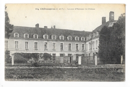 CHATEAUGIRON  (cpsm 35) La Cour D'honneur Du Château -   - L 1 - Châteaugiron