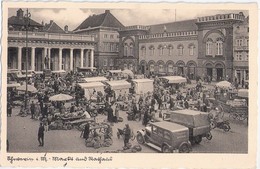 SCHWERIN Markt Treiben Sehr Geschäftig Rathaus Bismarck Denkmal Gelaufen Als Feldpost 30.10.1941 - Schwerin