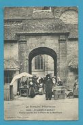 CPA 5030 - Marché Vieille Entrée Sur La Place De La Basilique SAINTE-ANNE-D'AURAY 56 - Auray