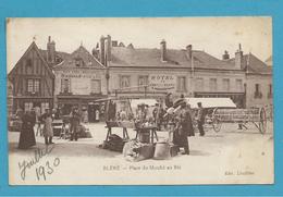 CPA 1259  - Marché Au Blé Sur La Place De BLERE 37 - Bléré