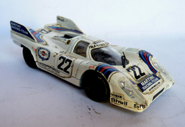 VOITURE PORSCHE 917 1971 N°22 MARTINI LE MANS SIEGER  BRUMM 1/43 - Brumm