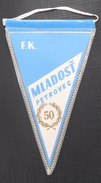 FK Mladost Petrovec, SERBIA FOOTBALL CLUB, CALCIO OLD PENNANT, SPORTS FLAG - Bekleidung, Souvenirs Und Sonstige